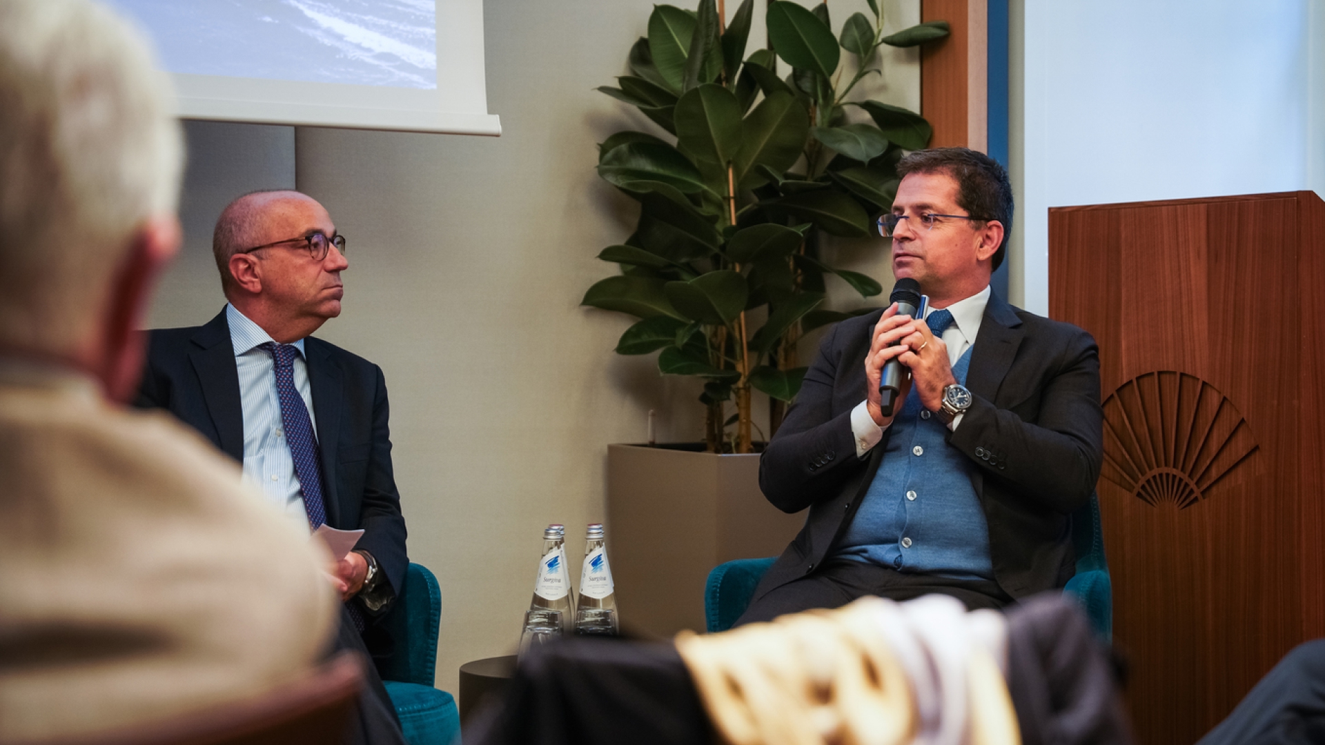 Intervista a Carlo Altomonte: managerializzazione per accelerare produttività e crescita